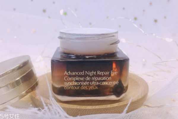 雅詩蘭黛眼霜新款老款區(qū)別 雅詩蘭黛眼霜新舊對(duì)比 雅詩蘭黛眼霜新款老款區(qū)別 雅詩蘭黛眼霜新舊對(duì)比