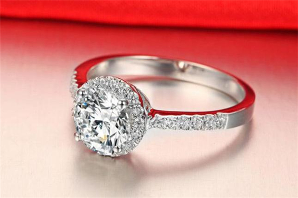 50分鉆戒大概多少錢 上萬元起步 50分鉆戒大概多少錢 上萬元起步