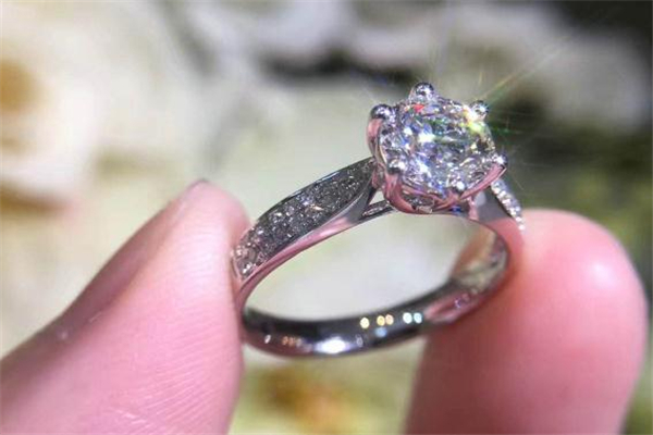 70分鉆戒的寓意 愛(ài)妻子的象征 70分鉆戒的寓意 愛(ài)妻子的象征