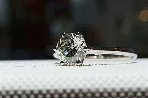 70分鉆戒的寓意 愛(ài)妻子的象征 70分鉆戒的寓意 愛(ài)妻子的象征