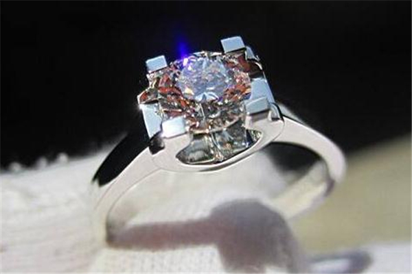 90分鉆戒一般多少錢 和一克拉差不多 90分鉆戒一般多少錢 和一克拉差不多