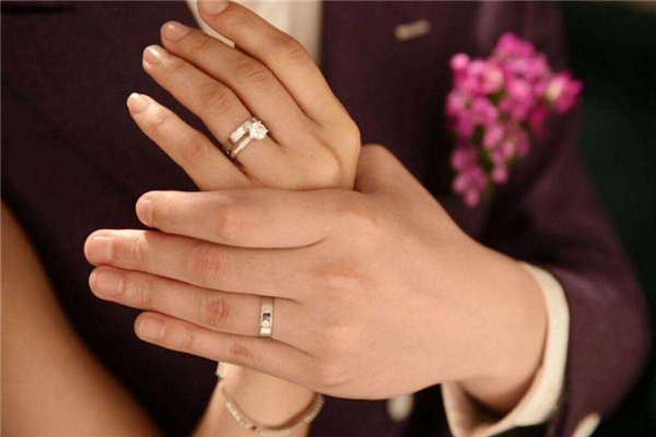 婚戒30分大小可以嗎 愛情沒有標(biāo)準(zhǔn) 婚戒30分大小可以嗎 愛情沒有標(biāo)準(zhǔn)