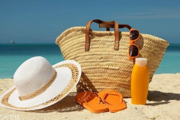 防曬霜是在哪個(gè)步驟涂 用防曬霜要注意幾點(diǎn) 防曬霜是在哪個(gè)步驟涂 用防曬霜要注意幾點(diǎn)