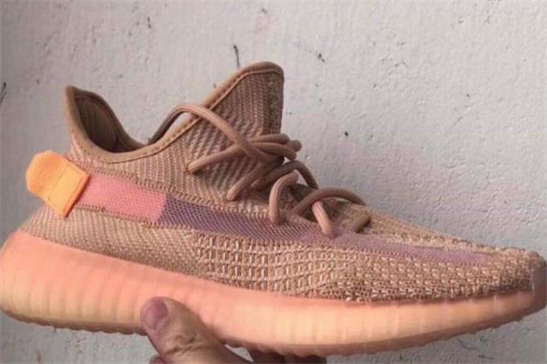yeezy 350 clay發(fā)售時間 椰子350臟粉配色來襲 yeezy 350 clay發(fā)售時間 椰子350臟粉配色來襲