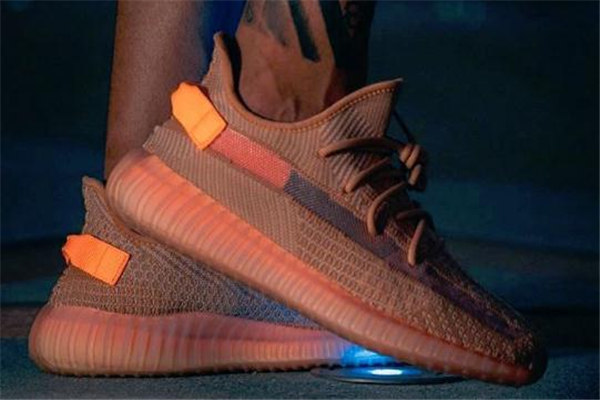 yeezy 350 clay發(fā)售時間 椰子350臟粉配色來襲 yeezy 350 clay發(fā)售時間 椰子350臟粉配色來襲