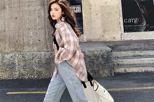 什么顏色格紋襯衫好看 今年開春這樣穿 什么顏色格紋襯衫好看 今年開春這樣穿