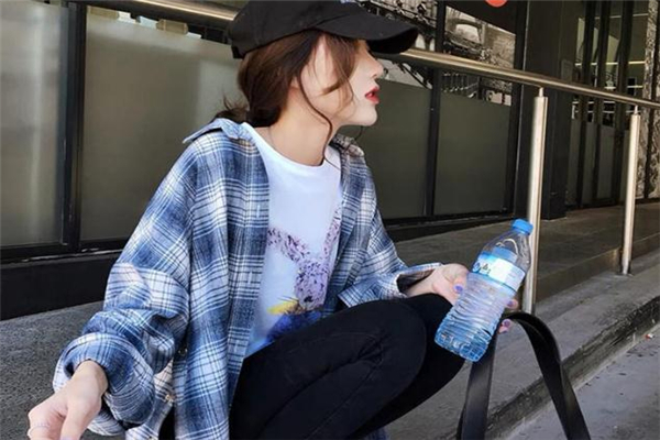 什么顏色格紋襯衫好看 今年開春這樣穿 什么顏色格紋襯衫好看 今年開春這樣穿