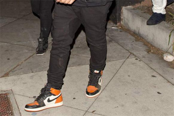 aj1扣碎為什么這么貴 貨量稀少導(dǎo)致 aj1扣碎為什么這么貴 貨量稀少導(dǎo)致