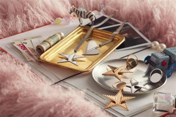 cissy shi是國產(chǎn)嗎 ins大熱配飾品牌 cissy shi是國產(chǎn)嗎 ins大熱配飾品牌