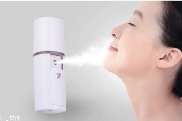 春季補(bǔ)水保濕的方法 春季補(bǔ)水保濕小妙招 春季補(bǔ)水保濕的方法 春季補(bǔ)水保濕小妙招