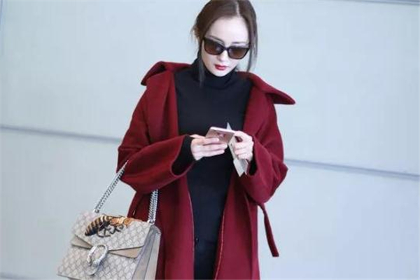 紅梨色適合什么膚色 穿上白一度 紅梨色適合什么膚色 穿上白一度