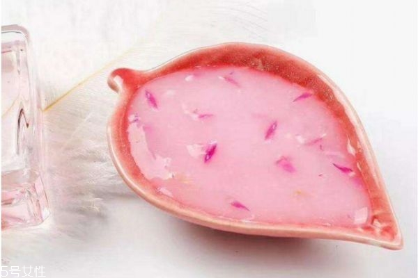 花瓣面膜可以天天敷嗎 敷花瓣面膜的最佳時間 花瓣面膜可以天天敷嗎 敷花瓣面膜的最佳時間