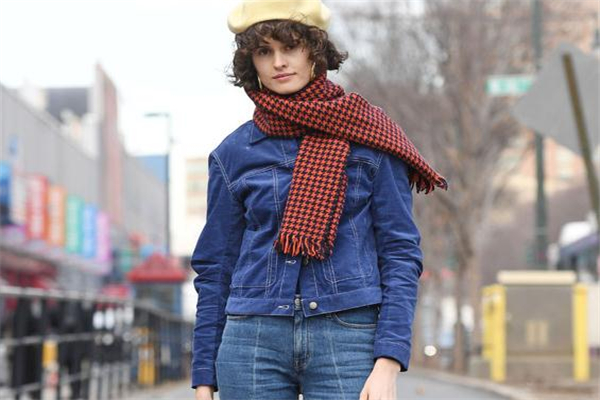 牛仔外套為什么會(huì)變黃 氧化導(dǎo)致 牛仔外套為什么會(huì)變黃 氧化導(dǎo)致