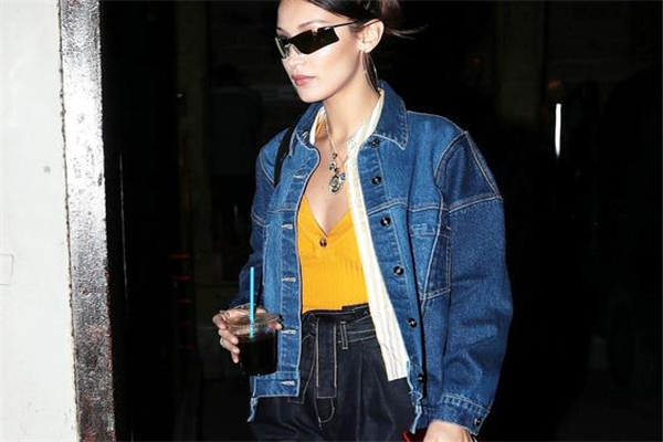 牛仔外套染色了怎么辦 解決辦法要記住 牛仔外套染色了怎么辦 解決辦法要記住