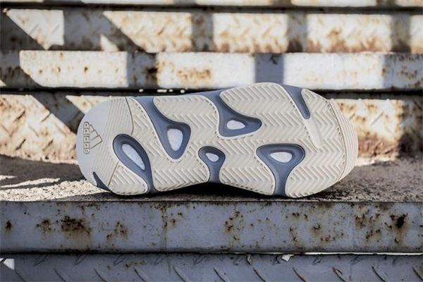 yeezy 700 inertia測評(píng) 上腳效果令人驚艷 yeezy 700 inertia測評(píng) 上腳效果令人驚艷