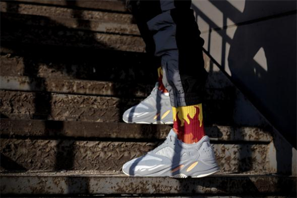 yeezy 700 inertia測評(píng) 上腳效果令人驚艷 yeezy 700 inertia測評(píng) 上腳效果令人驚艷