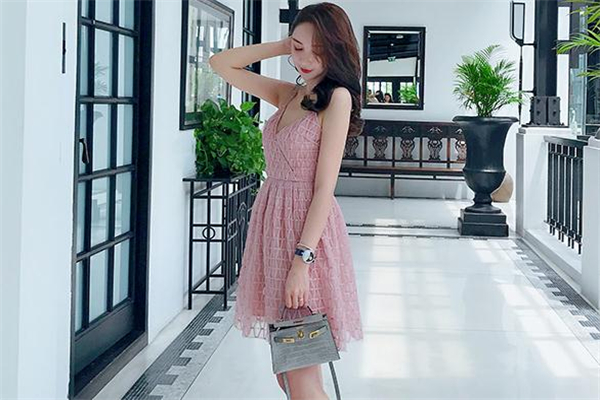 裸粉色衣服適合什么膚色 大部分人都適合 裸粉色衣服適合什么膚色 大部分人都適合