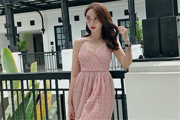 裸粉色衣服適合什么膚色 大部分人都適合 裸粉色衣服適合什么膚色 大部分人都適合