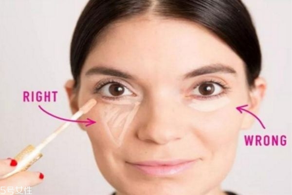 粉底和遮瑕哪個先用 粉底和遮瑕順序 粉底和遮瑕哪個先用 粉底和遮瑕順序