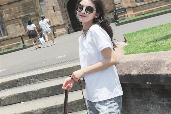 純棉t恤可以甩干嗎 容易出現(xiàn)變形 純棉t恤可以甩干嗎 容易出現(xiàn)變形