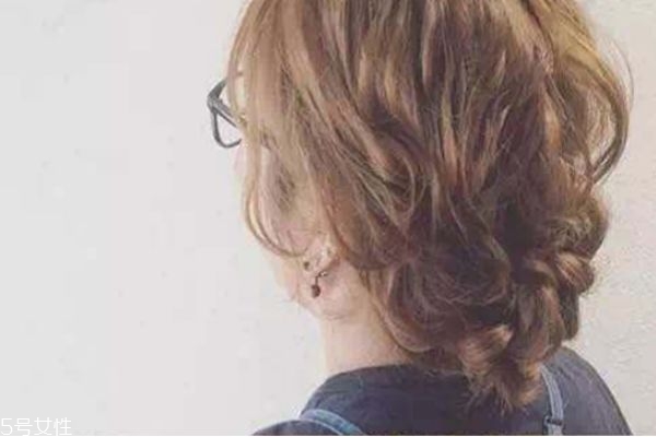 蜂蜜茶色適合什么膚色 蜜茶色適合人群 蜂蜜茶色適合什么膚色 蜜茶色適合人群