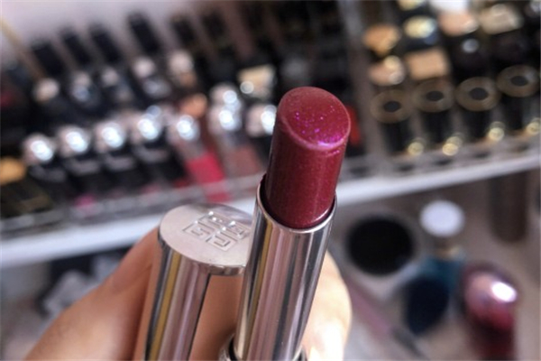 紀(jì)梵希小粉唇304試色 紀(jì)梵希小粉唇304暗夜玫瑰