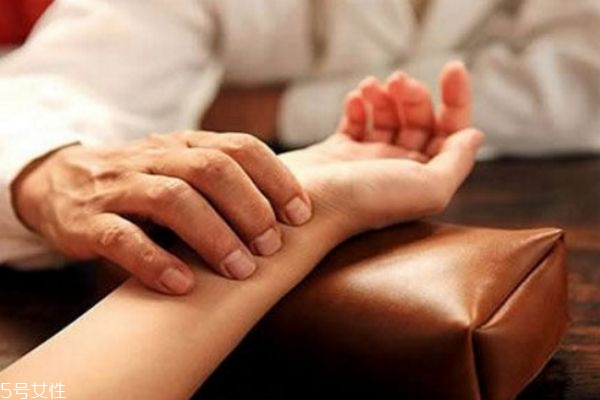 拔火罐能有效治療濕氣嗎?需要注意事項 拔火罐能有效治療濕氣嗎?需要注意事項