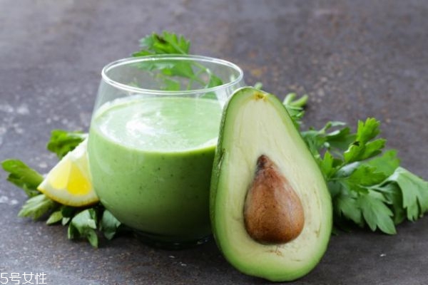 女性吃牛油果的好處 可以保護子宮 女性吃牛油果的好處 可以保護子宮