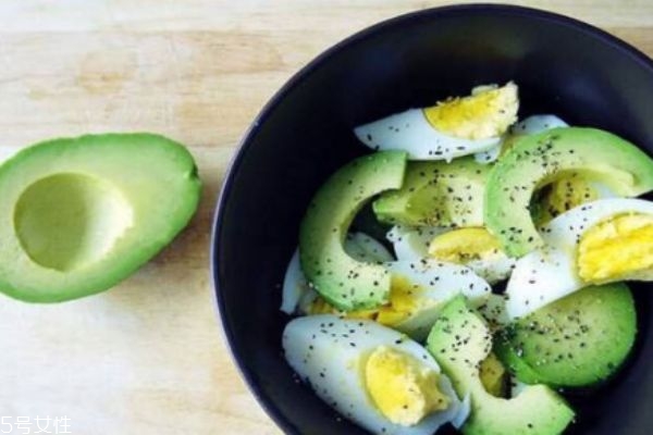 牛油果可以直接吃嗎 這樣吃更美味 牛油果可以直接吃嗎 這樣吃更美味