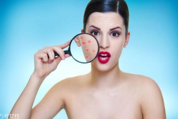 睡眠面膜白天可以當(dāng)面霜用嗎 睡眠面膜的壞處 睡眠面膜白天可以當(dāng)面霜用嗎 睡眠面膜的壞處