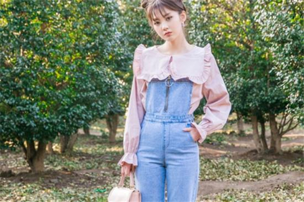 粉色襯衫配什么褲子 春季浪漫搭配 粉色襯衫配什么褲子 春季浪漫搭配