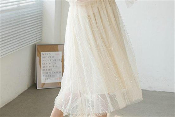 腿粗穿什么裙子顯瘦 春季顯瘦搭配法則 腿粗穿什么裙子顯瘦 春季顯瘦搭配法則