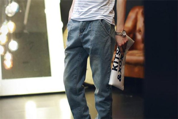 水洗牛仔褲會掉色嗎 分情況對待 水洗牛仔褲會掉色嗎 分情況對待