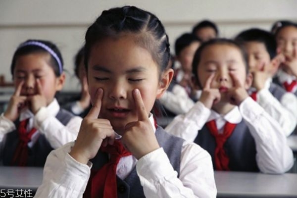 預(yù)防近視眼有妙招 輕松解決是能手 預(yù)防近視眼有妙招 輕松解決是能手