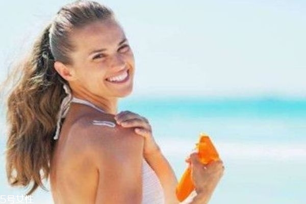 陰天要涂防曬霜嗎 如何正確使用防曬霜 陰天要涂防曬霜嗎 如何正確使用防曬霜