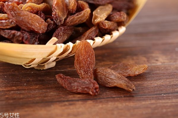 葡萄干是酸性還是堿性 吃葡萄干的好處 葡萄干是酸性還是堿性 吃葡萄干的好處