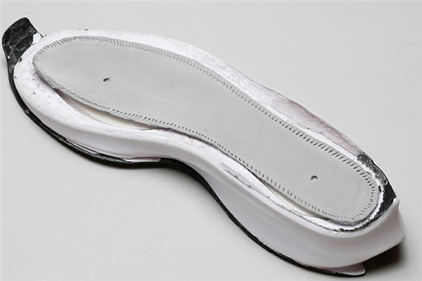 耐克飛馬35拆解 專業(yè)跑者的首選 耐克飛馬35拆解 專業(yè)跑者的首選