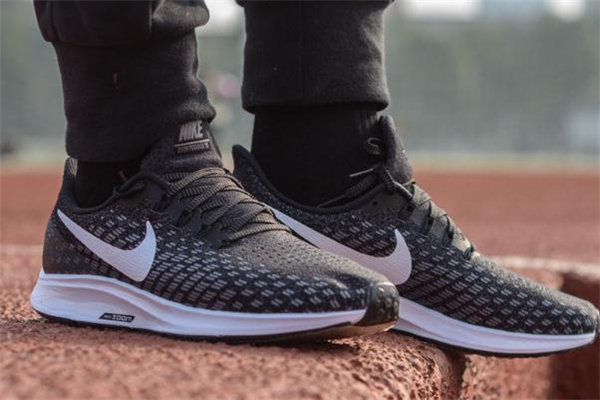 耐克飛馬35拆解 專業(yè)跑者的首選 耐克飛馬35拆解 專業(yè)跑者的首選