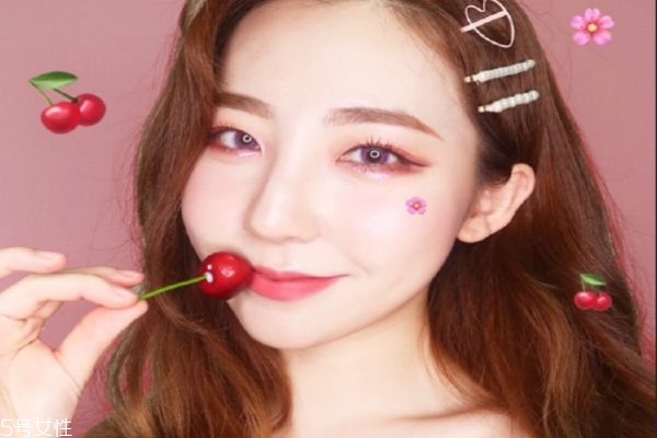 美瞳死活帶不上 新手如何快速戴美瞳 美瞳死活帶不上 新手如何快速戴美瞳