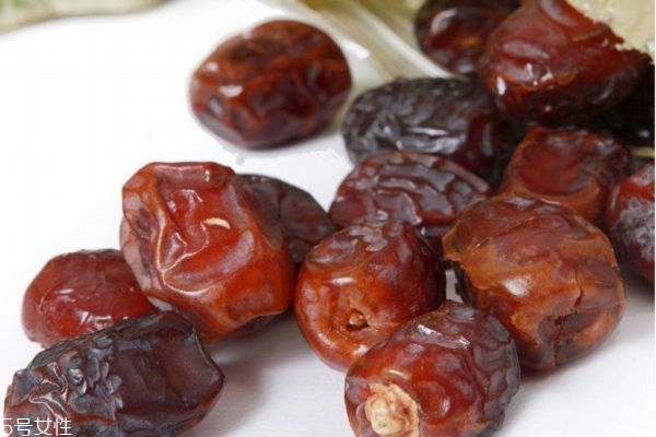 椰棗直接吃能壯陽(yáng)嗎 椰棗怎么吃壯陽(yáng) 椰棗直接吃能壯陽(yáng)嗎 椰棗怎么吃壯陽(yáng)
