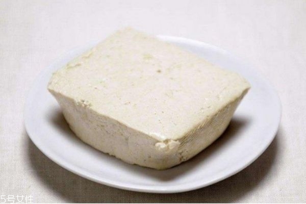 如何挑選豆腐 豆腐的選購(gòu)技巧 如何挑選豆腐 豆腐的選購(gòu)技巧
