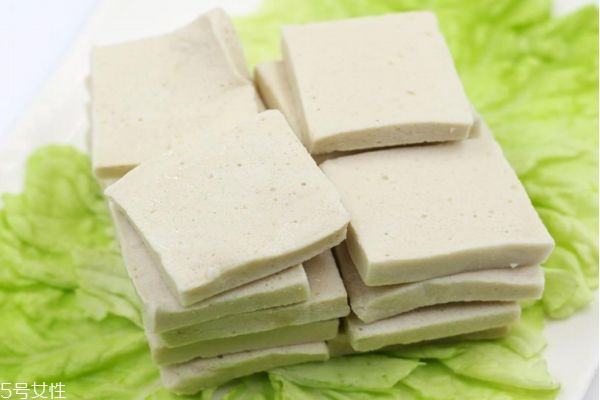 如何挑選豆腐 豆腐的選購(gòu)技巧 如何挑選豆腐 豆腐的選購(gòu)技巧