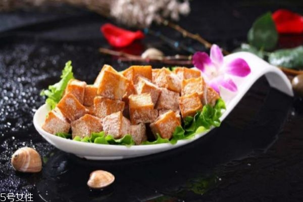 魚豆腐吃多了對(duì)身體好嗎 魚豆腐的危害 魚豆腐吃多了對(duì)身體好嗎 魚豆腐的危害
