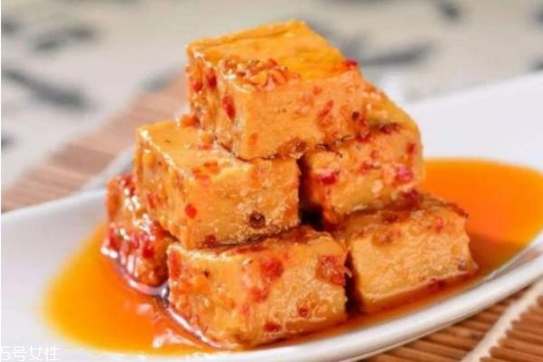 如何挑選豆腐 豆腐的選購(gòu)技巧 如何挑選豆腐 豆腐的選購(gòu)技巧