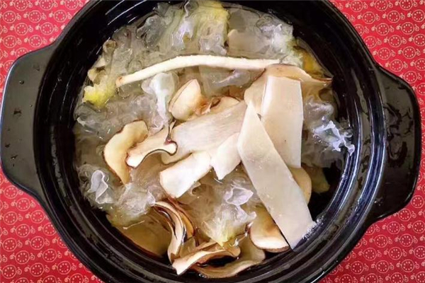 海底椰煲湯的做法 美味又養(yǎng)生 海底椰煲湯的做法 美味又養(yǎng)生