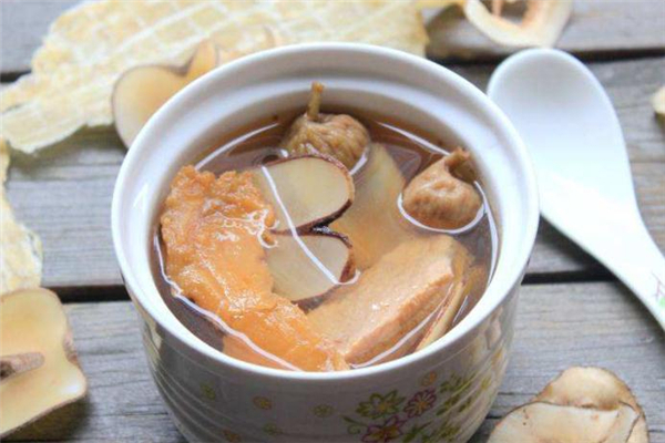 海底椰和什么煲湯好 海底椰煲湯小技巧 海底椰和什么煲湯好 海底椰煲湯小技巧