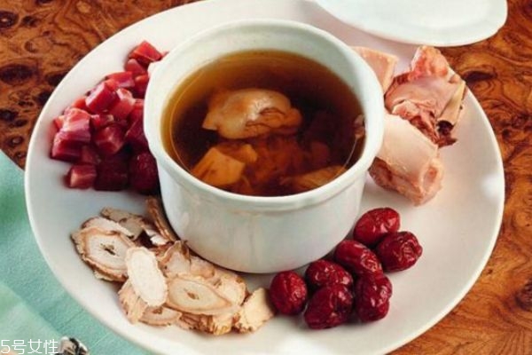 阿膠和什么一起燉比較好 阿膠燉什么最補血 阿膠和什么一起燉比較好 阿膠燉什么最補血