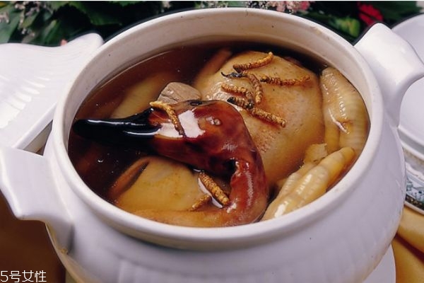 阿膠和什么一起燉比較好 阿膠燉什么最補血 阿膠和什么一起燉比較好 阿膠燉什么最補血