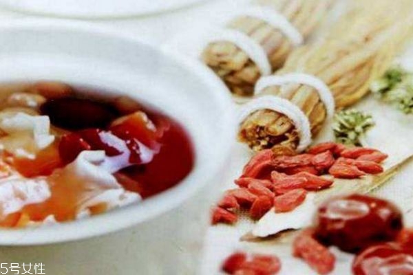 阿膠和什么一起燉比較好 阿膠燉什么最補血 阿膠和什么一起燉比較好 阿膠燉什么最補血