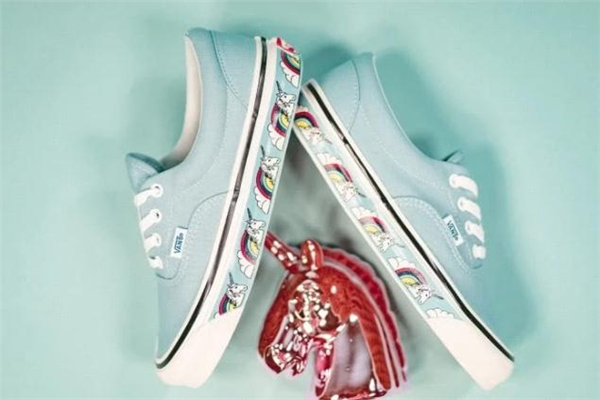 vans獨(dú)角獸鞋多少錢 vans獨(dú)角獸發(fā)售價 vans獨(dú)角獸鞋多少錢 vans獨(dú)角獸發(fā)售價